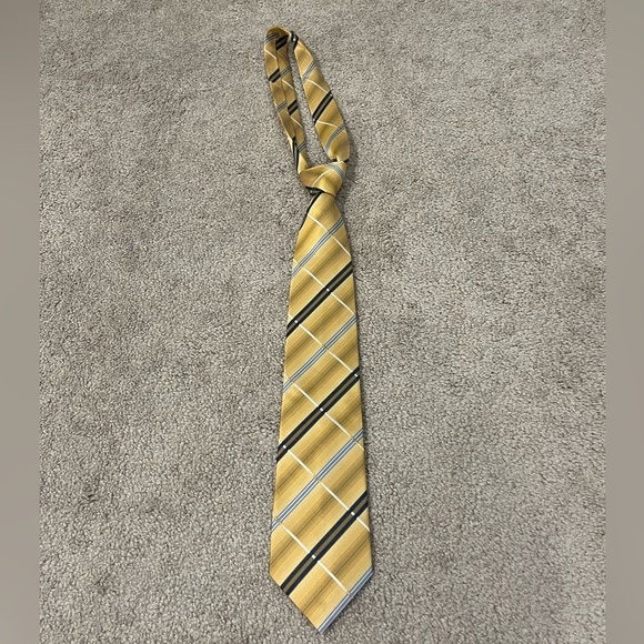 Van Heusen Other - Van Heusen 100% Silk Plaid Tie